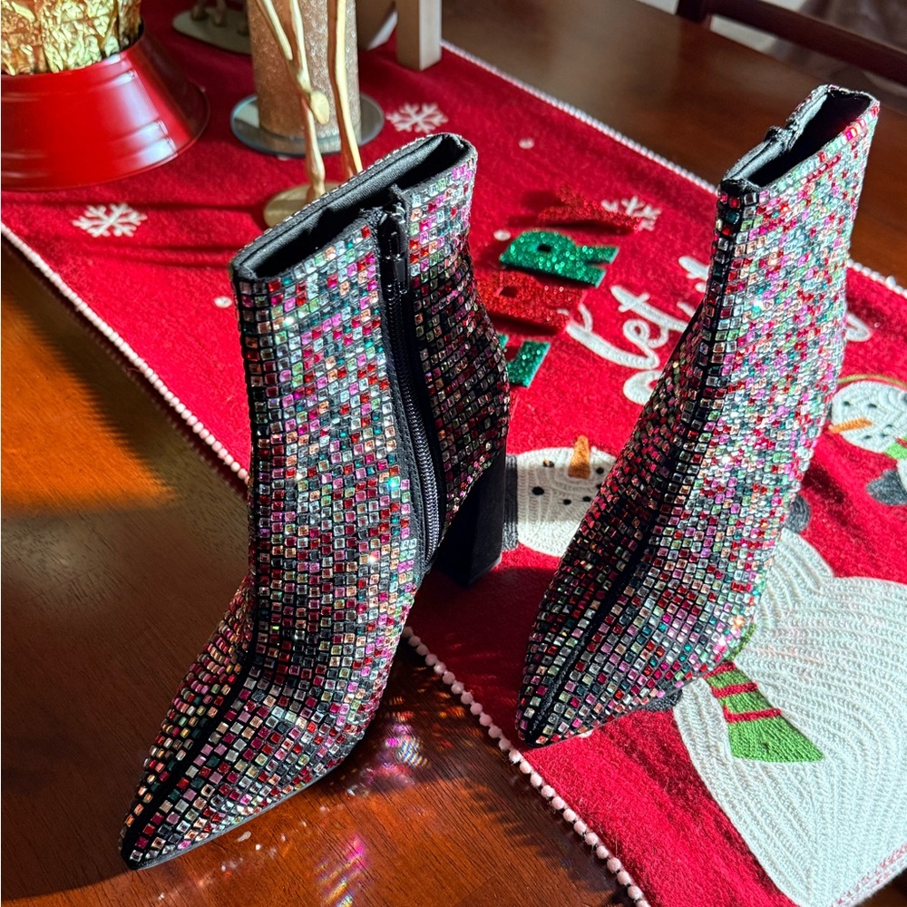 Size 6INC boots brand new no box colored square stones absolutely beautiful